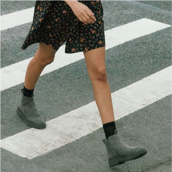 Madewell Calvin Lug Commuter Nubuk Coastal Granite Gray Leather Ankle Boots Sz 8 - Picture 2 of 13
